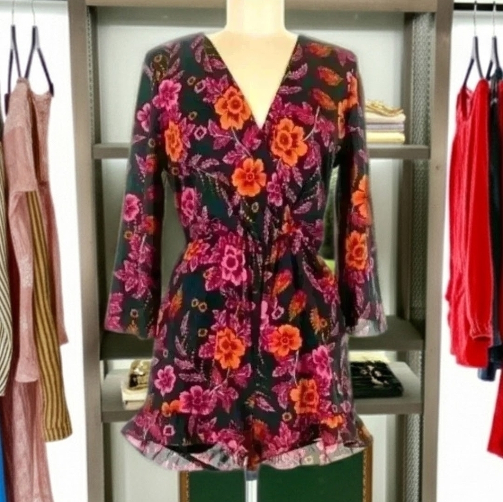 714h EVERLY Floral Long-Sleeve Romper Large
